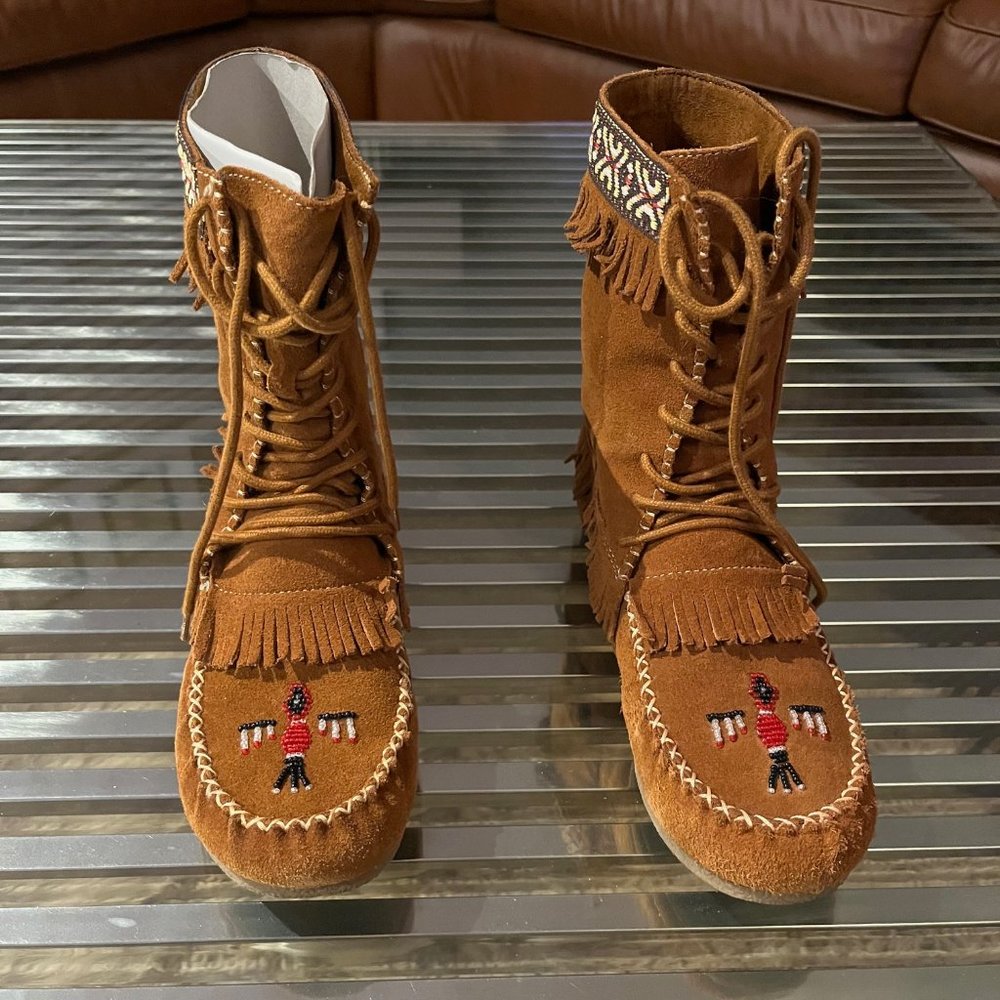 Minnetonka Moccasin Leather Beaded Fringe Calf Boots